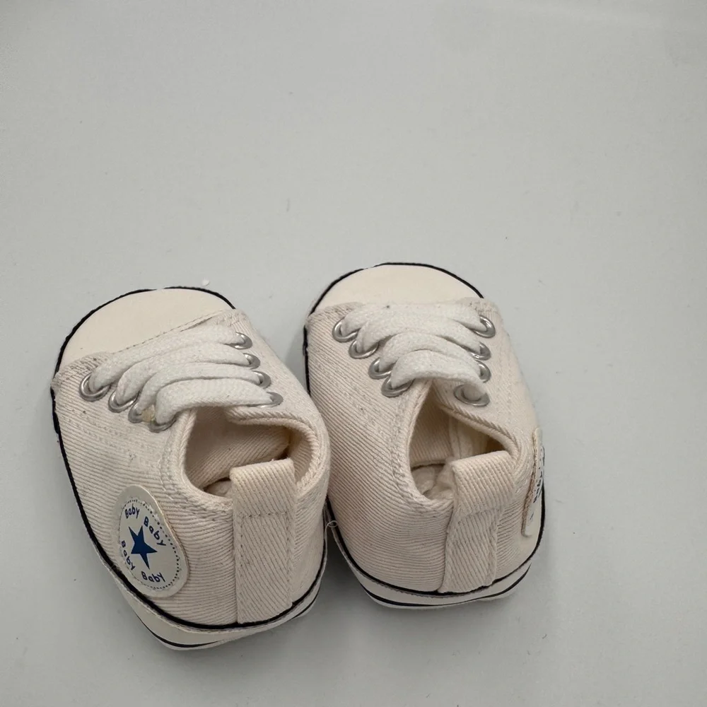 NWOT Baby Size 2 Off White Canvas Soft Sneakers Walker Shoes